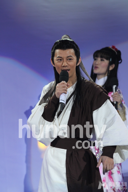 谢娜节目掐黄磊女儿 不当举动遭炮轰 谢娜图片图片