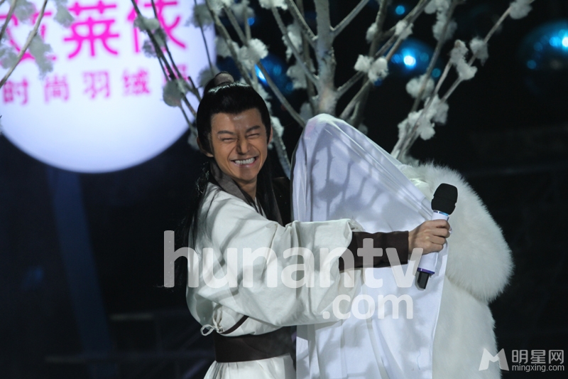 百变大咖秀何炅谢娜变身郭靖黄蓉图片