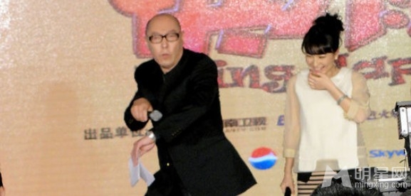 百变大咖秀定妆照 何炅谢娜预演徐志摩林徽因图片
