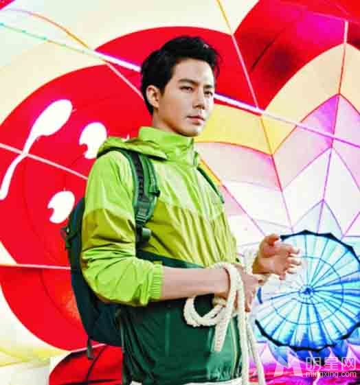 高清韩国首尔男星赵寅成帅气亮相红毯引粉丝尖叫赵寅成图片图片