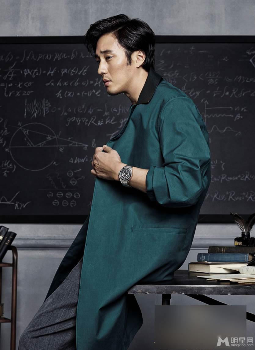 高清韩国首尔男明星苏志燮西装现身帅气大叔俘获少女心苏志燮图片图片