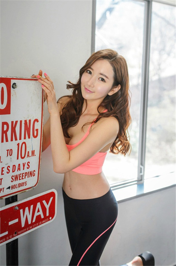 美女图片 运动装美女图片 健身美女图片 长腿美女图片图片