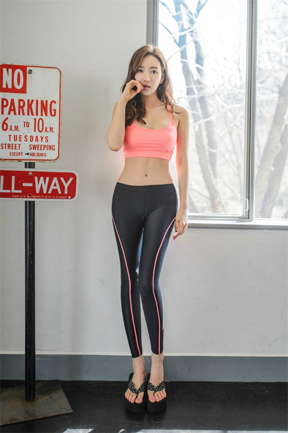 美女图片 运动装美女图片 健身美女图片 长腿美女图片图片