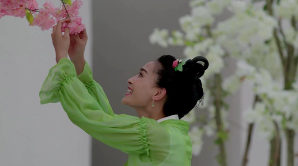 美女戴小唯性感诱惑高清壁纸图片