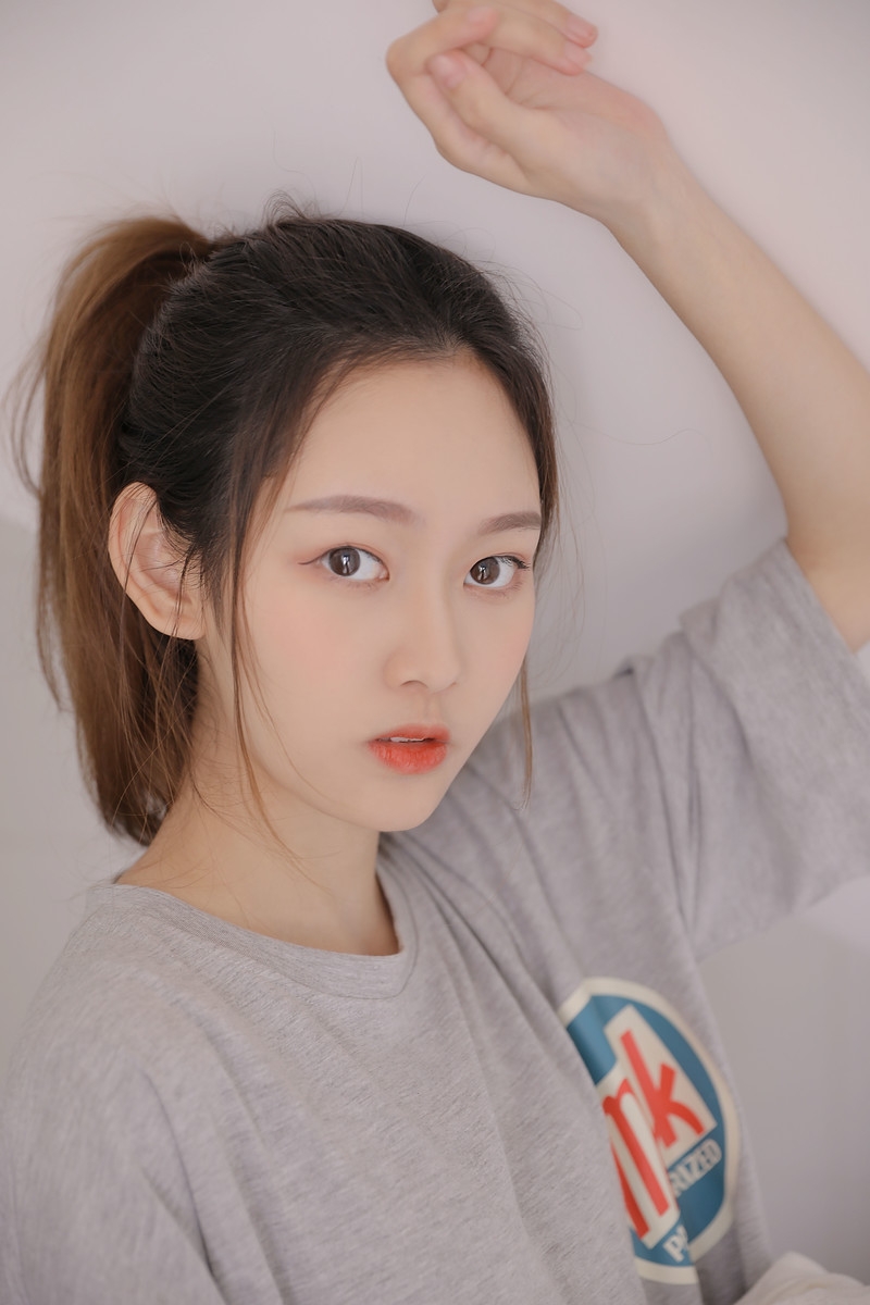 高清丝袜美女唐雨辰写真美女撩人身材图片图片