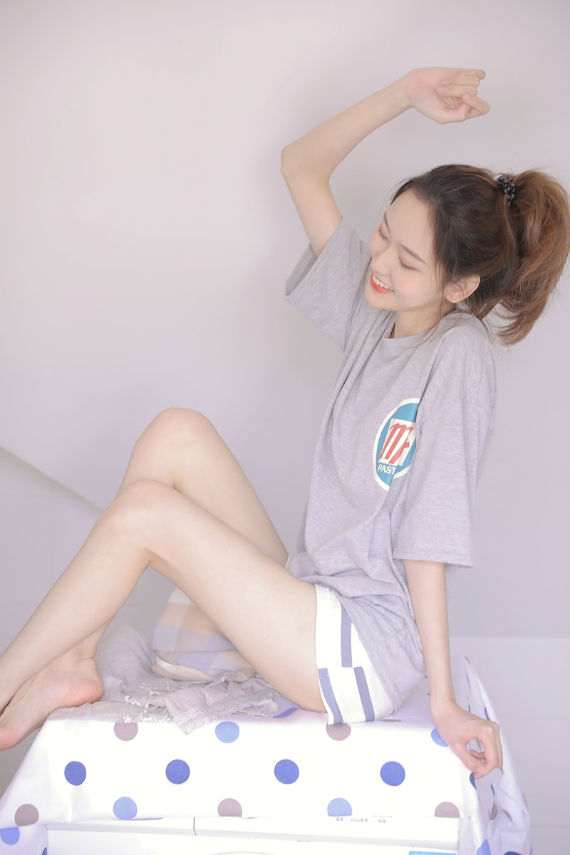 高清妹子模特唐雨辰蕾丝睡衣大胆诱惑写真图片图片