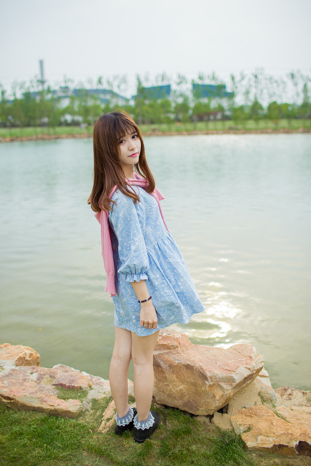 清纯美女 90后mm蕾丝睡裙私房诱惑写真美女图片图片