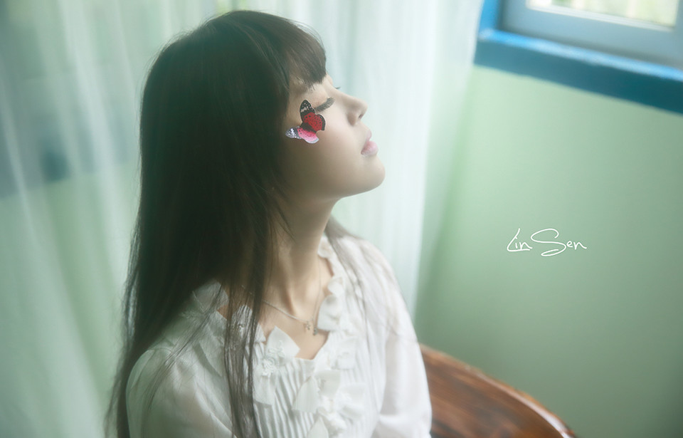 高清辽宁省大连美女王熙然透视紧身裙秀火辣身材演绎零度温柔图片