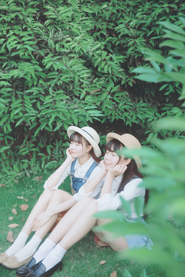 谭松韵胡冰卿闺蜜写真终曝光 萌系少女惹人爱图片