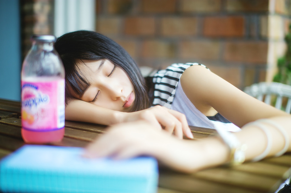 清纯美女 90后mm蕾丝睡裙私房诱惑写真美女图片图片