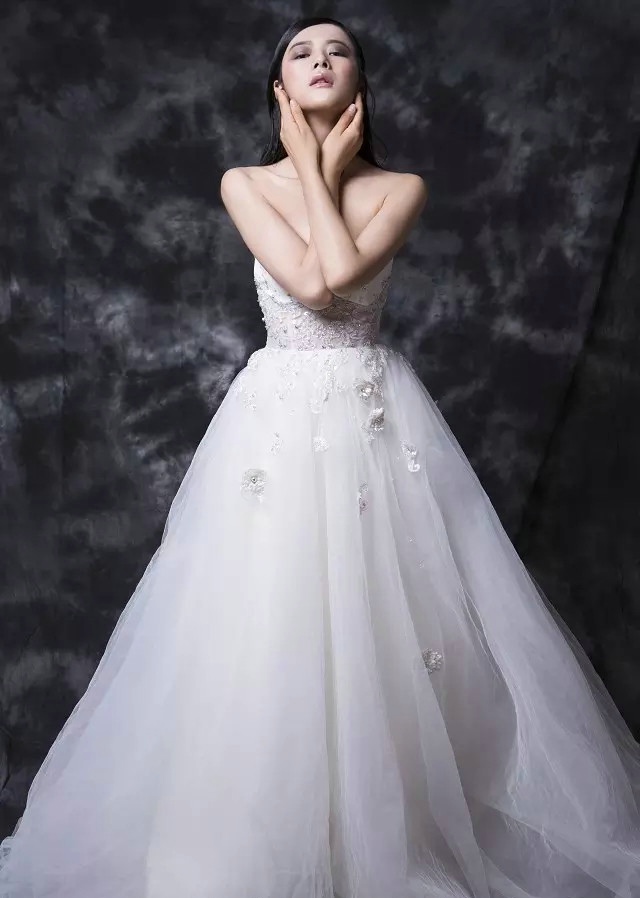 何洁赫子铭婚礼将近 婚纱拍摄选马场图片