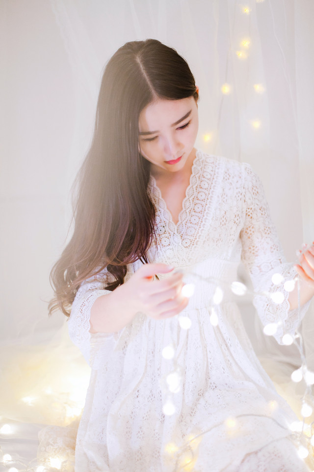 吴倩婚纱长裙唯美写真图片 武大校花吴倩图片写真集合图片