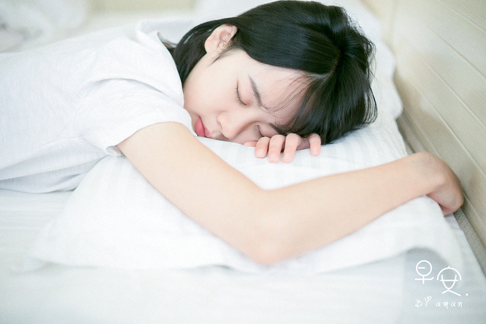 尹恩惠果园俏皮甜美写真 娇俏可爱小女生图片