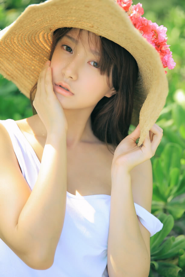 性感唯美女神柳岩清新淡雅唯美写真手机壁纸下载图片