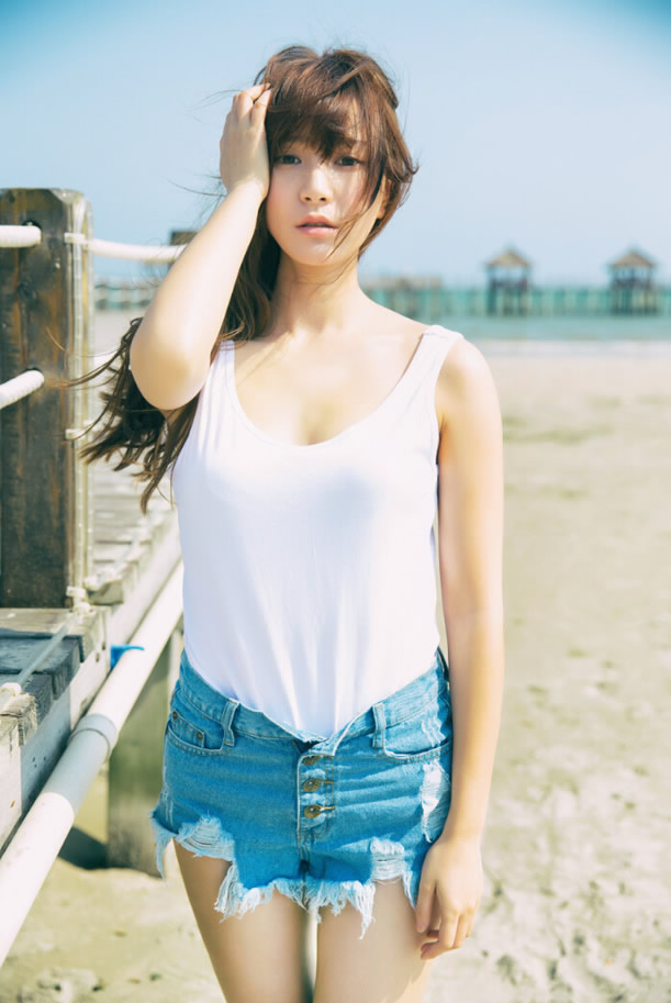 性感唯美女神柳岩清新淡雅唯美写真手机壁纸下载图片