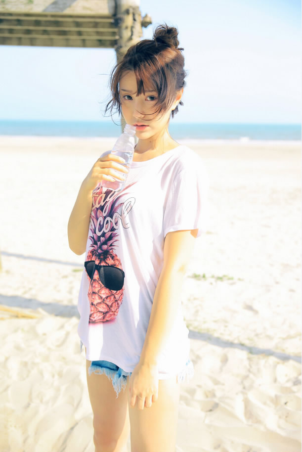 性感唯美女神柳岩清新淡雅唯美写真手机壁纸下载图片