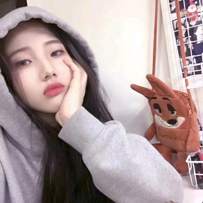 最新好看的美女头像图片图片