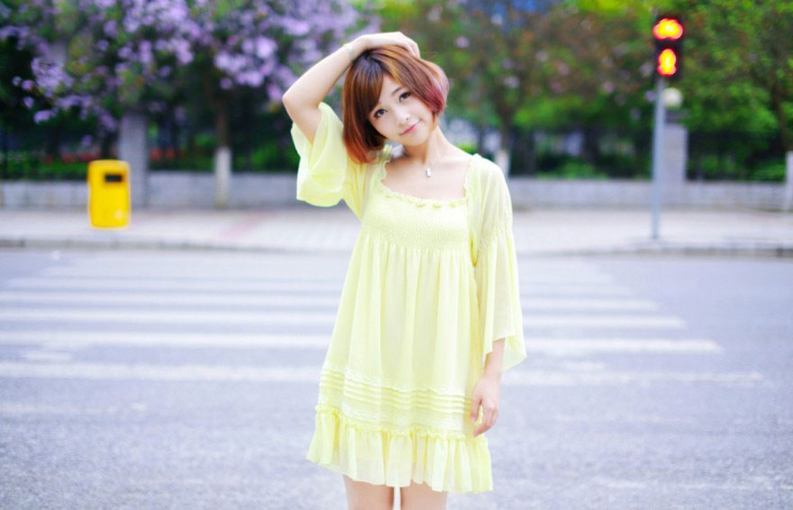 校园短发活泼猫系女孩甜美笑容征服你图集图片
