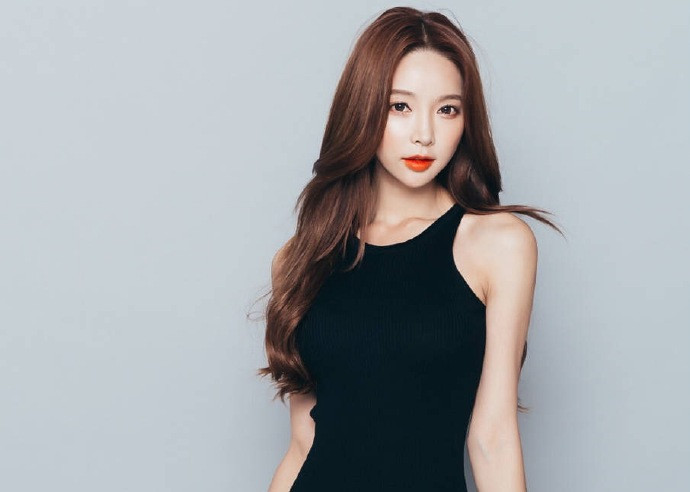 性感熟女透视睡裙的诱惑 图片下载图片