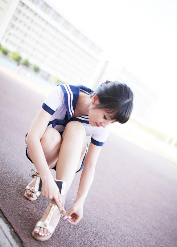熟女突变画风校服装美女写真图片图片 熟女突变画风校服装美女写真图片图片