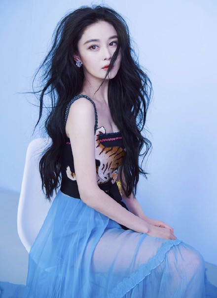 宅男女神张馨予昔日足球宝贝写真图片集图片
