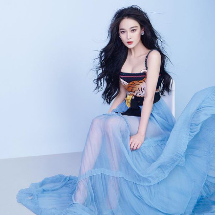 张馨予性感长裙礼服高清图片图片