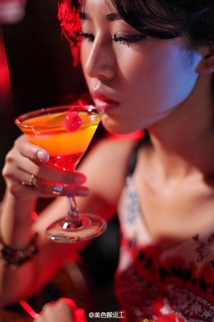 最流行表情包颓废伤感美性感私房照图片图片
