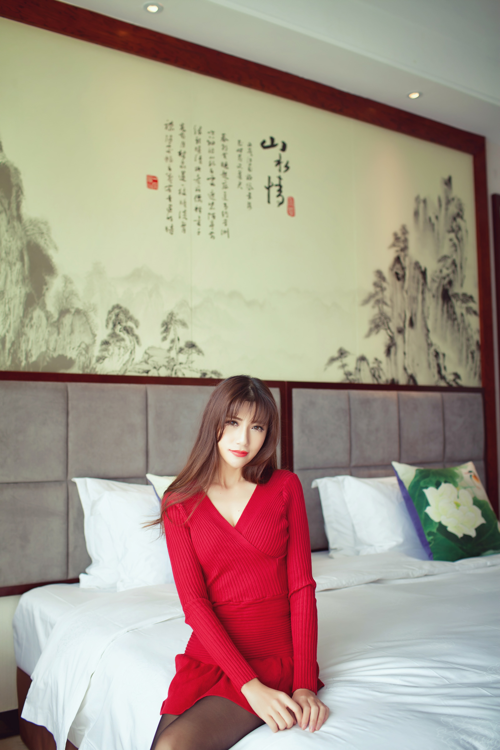 最流行表情包成熟美女废弃工厂颓废迷情诱惑图集图片