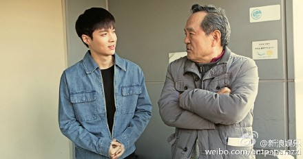 张艺兴帅酷写真图片下载 张艺兴裸照马甲线图片