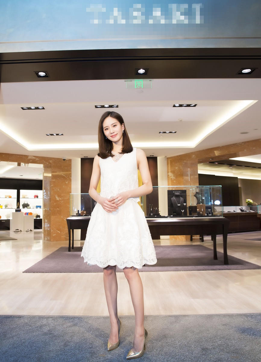 刘诗诗盛夏浪漫写真图片 迷人姿态尽展温润柔和图片