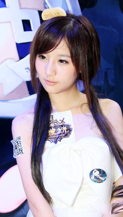 平面模特女演员网红王瑞儿大胆锥子脸美女自拍照图片
