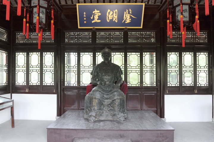 赵雅芝户外花园唯美优雅时尚大片写真图片