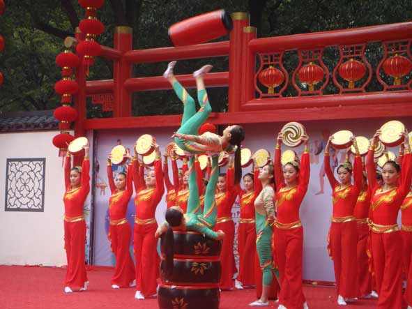 端午父亲节节日快乐桌面壁纸之卡通兔小贝图片