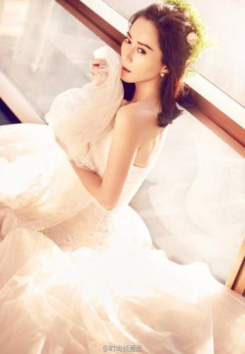 吴倩婚纱长裙唯美写真图片 武大校花吴倩图片写真集合图片