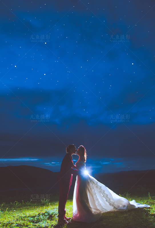 林志颖为庆祝微博粉丝破2000万 发搞怪婚纱照图片图片