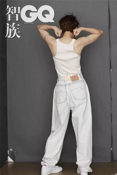 萌妹系赵丽颖秀肌肉了:这些女星的身材让你没想到吧图片