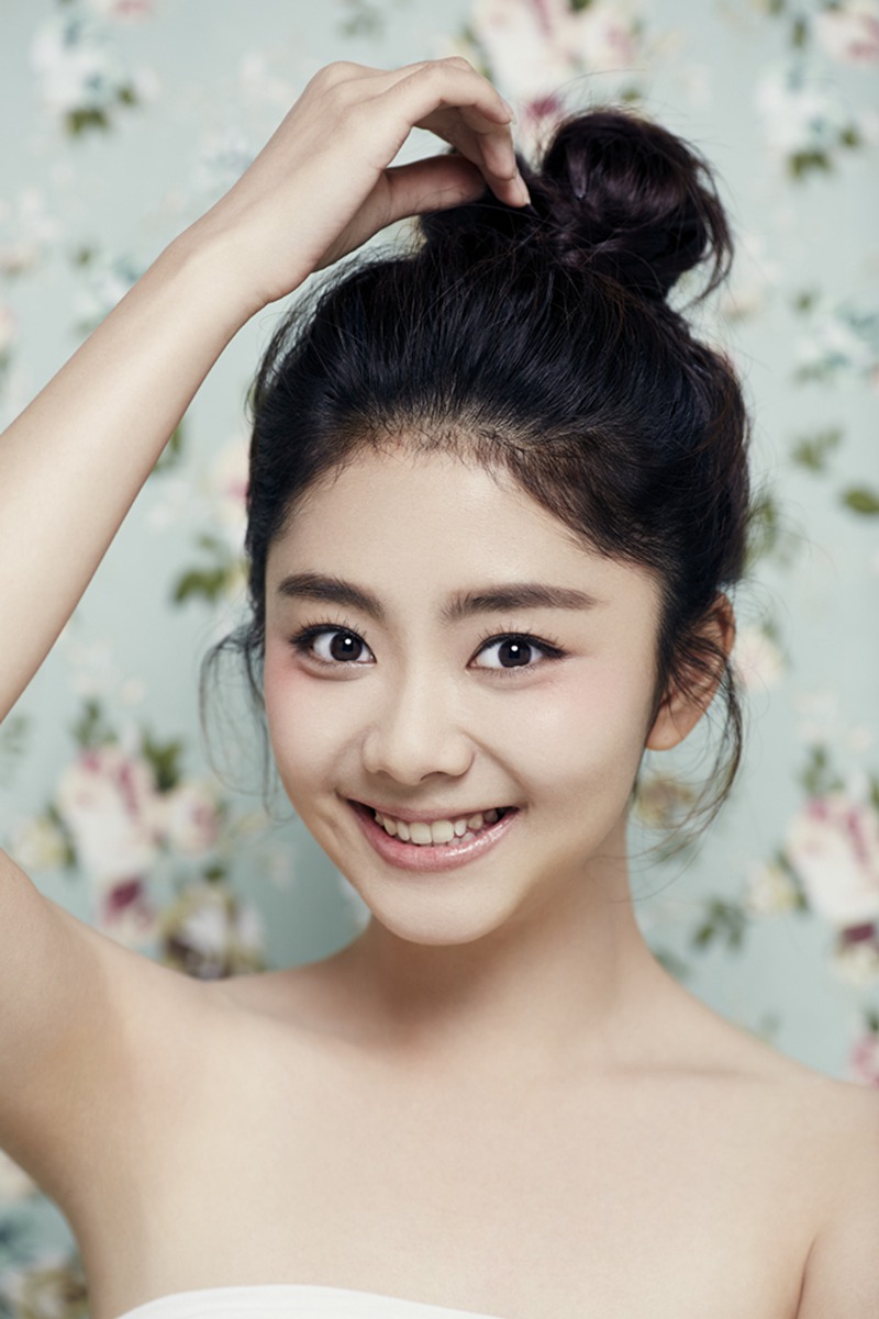 中国内地四川泸州影视女演员可爱女星谭松韵清纯静美写真图片