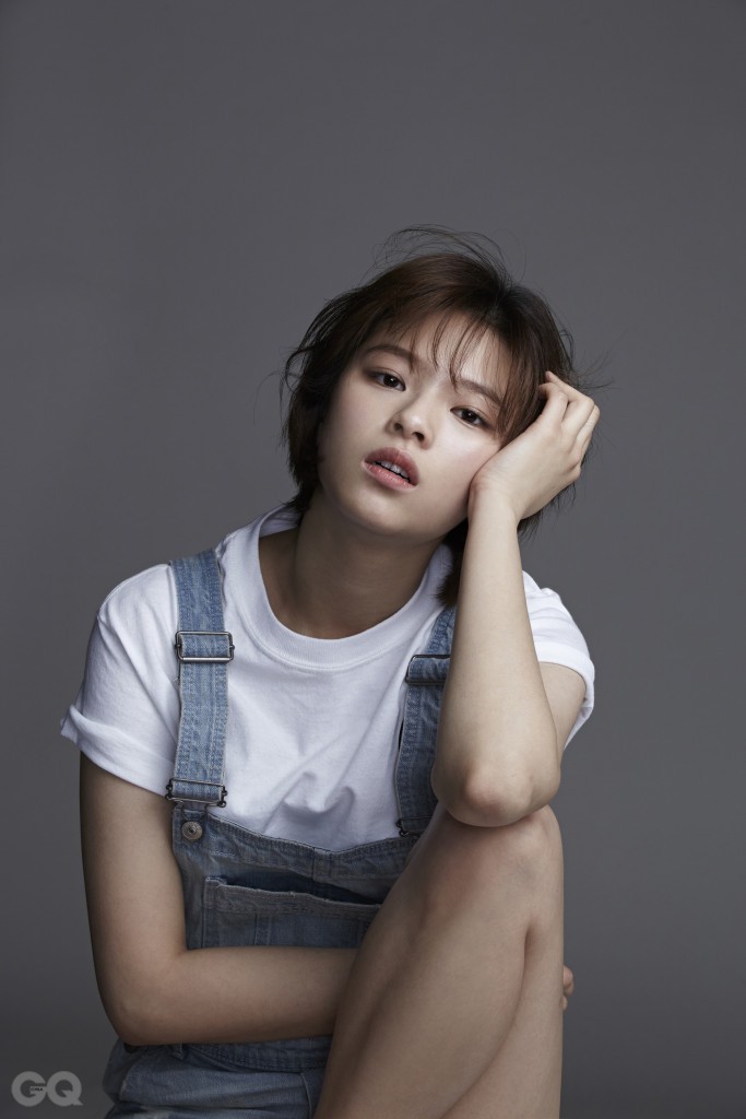 丸子头美女性感香肩诱惑写真图片图片