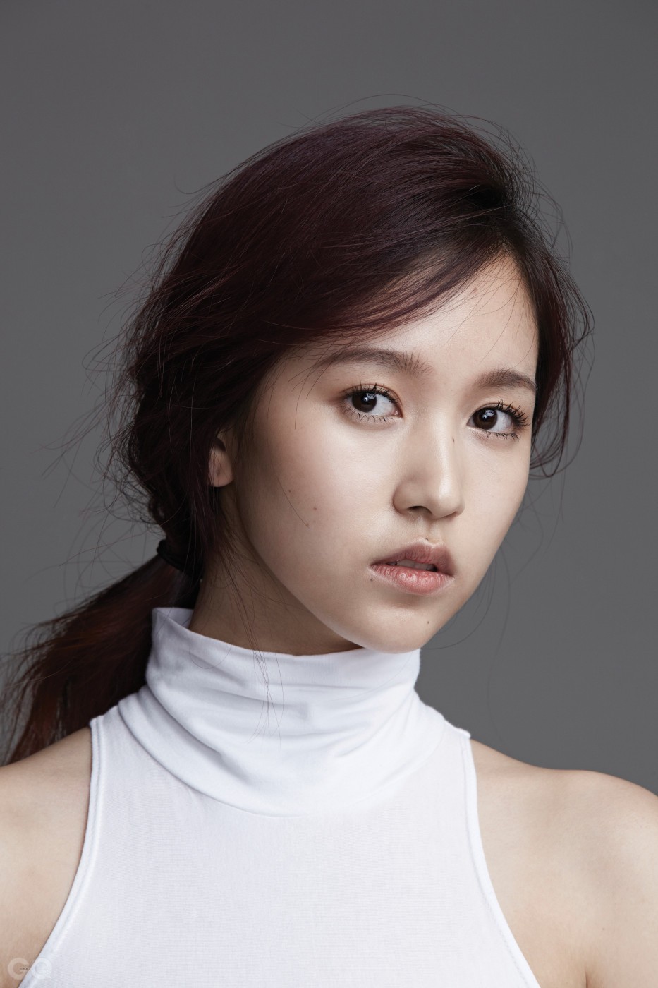 丸子头美女性感香肩诱惑写真图片图片
