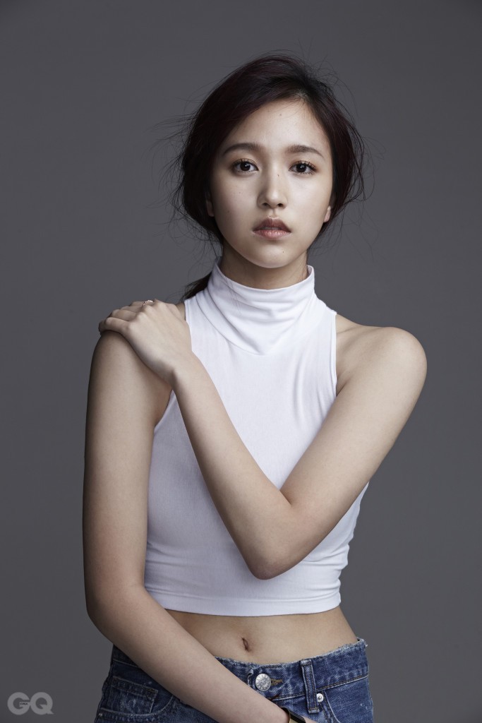 丸子头美女性感香肩诱惑写真图片图片