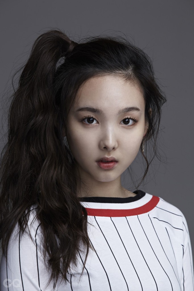 丸子头美女性感香肩诱惑写真图片图片