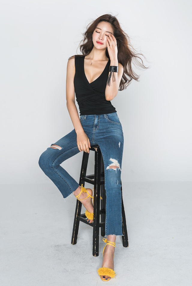 长腿美女图片