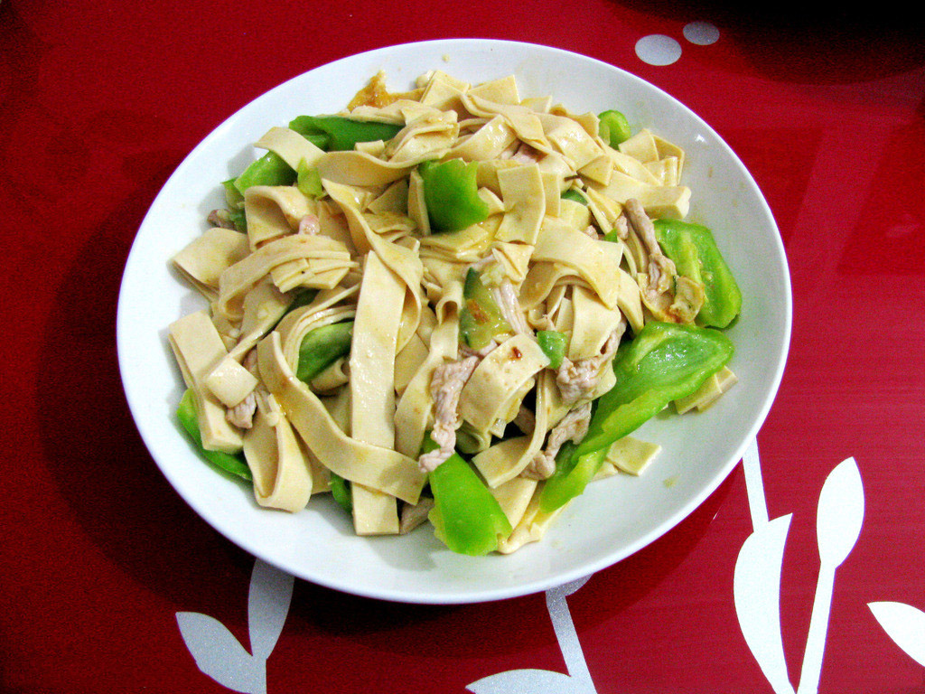 东北尖椒干豆腐图片   东北美食图片图片