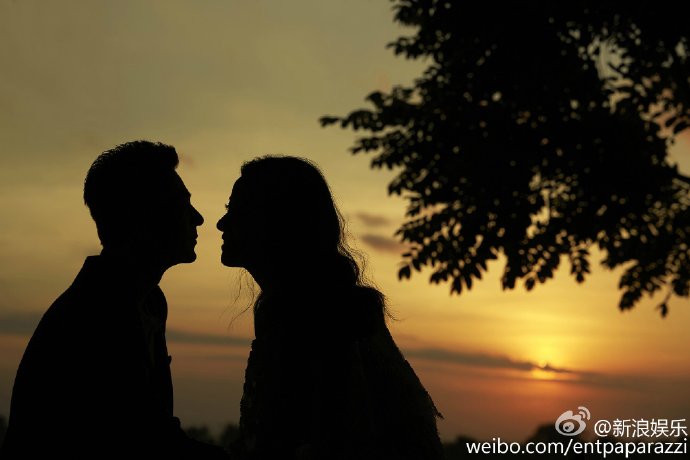章子怡婚纱照图片 时尚大片曝光 纯白婚纱唯美动人图片