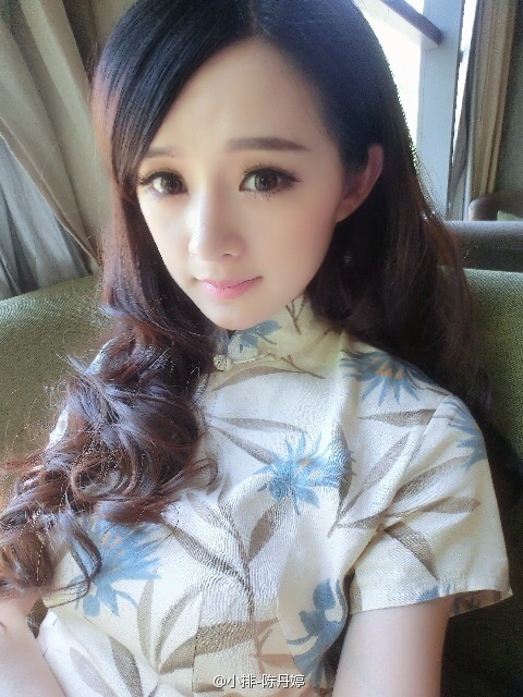人气小花旦杨幂夏日复古风甜美写真桌面壁纸(二)图片