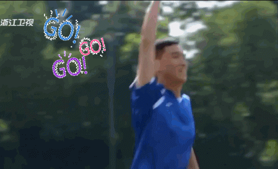 邪恶搞笑gif：没精神了？给你提提神！图片