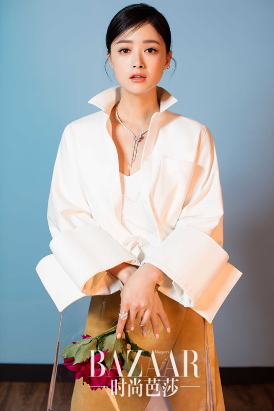高清内地祖籍湖南益阳女演员华妃蒋欣诠释性感中的小清新时尚唯美写真图片