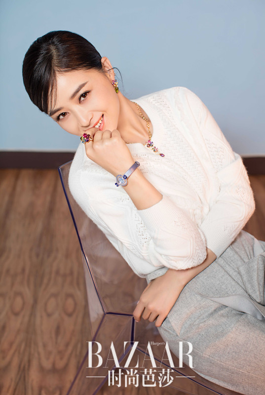 高清内地祖籍湖南益阳女演员华妃蒋欣诠释性感中的小清新时尚唯美写真图片