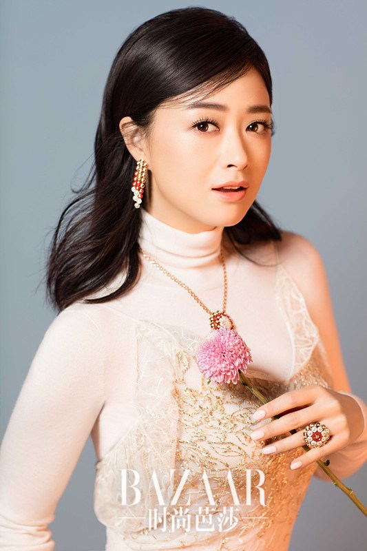 高清内地祖籍湖南益阳女演员华妃蒋欣诠释性感中的小清新时尚唯美写真图片