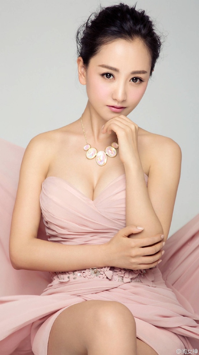 高清中国内地云南保山女演员杨蓉傲人粉色抹胸裙性感美腿诱人写真图片图片 高清中国内地云南保山女演员杨蓉傲人粉色抹胸裙性感美腿诱人写真图片图片